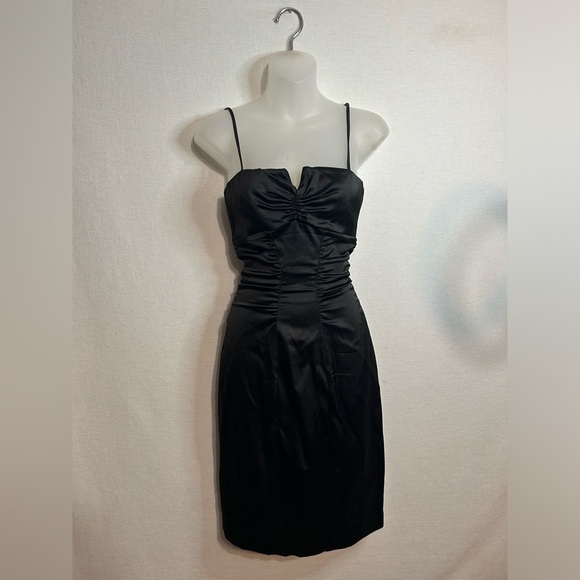 CACHE BLACK SATIN COCKTAIL DRESS Size 2 Lined Ruched Fitted - Picture 2 of 5